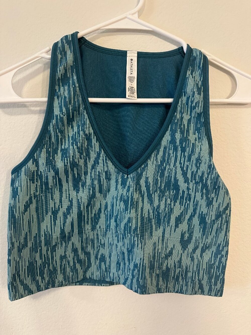 Athleta Women's Medium Teal Animal Print Longline Sports Bra V Neck